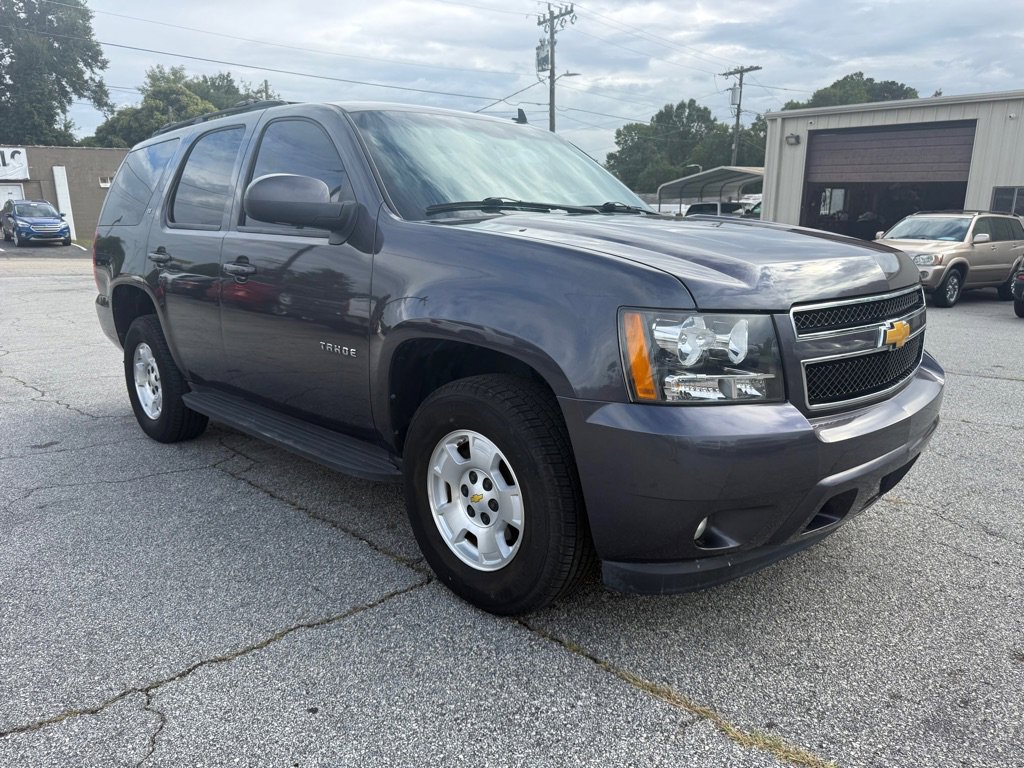 Used 2011 Chevrolet Tahoe LT w/ Luxury Package image 3