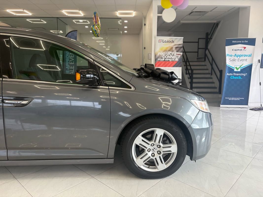 Used 2013 Honda Odyssey Touring image 9