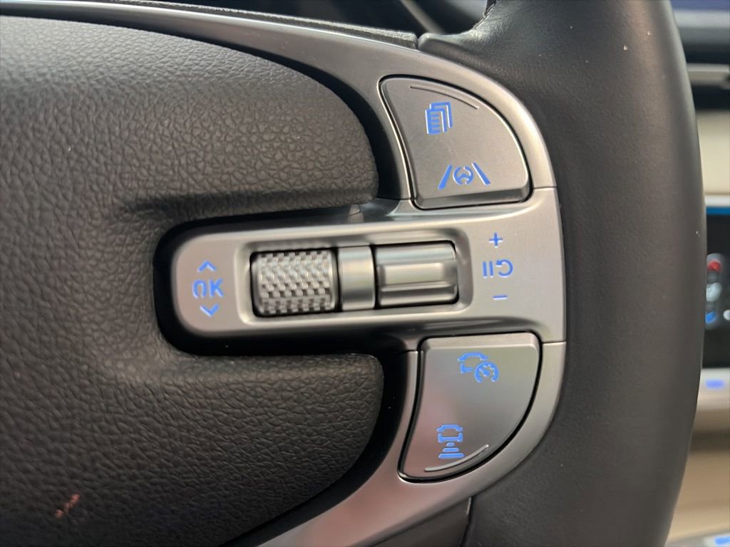 Used 2022 Genesis GV70 2.5T w/ Advanced Package image 21