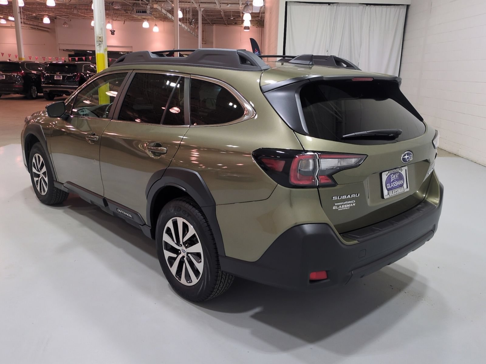 Certified 2025 Subaru Outback Premium w/ Popular Package #1A AWD/4WD image 5