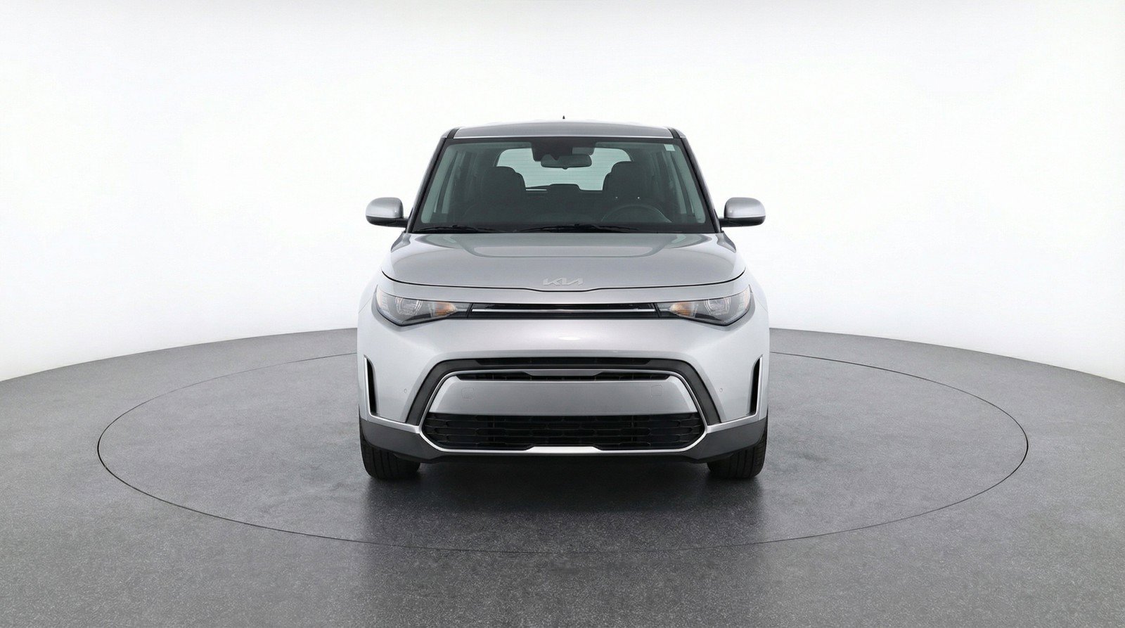 Used 2025 Kia Soul LX w/ LX Technology Package FWD image 2