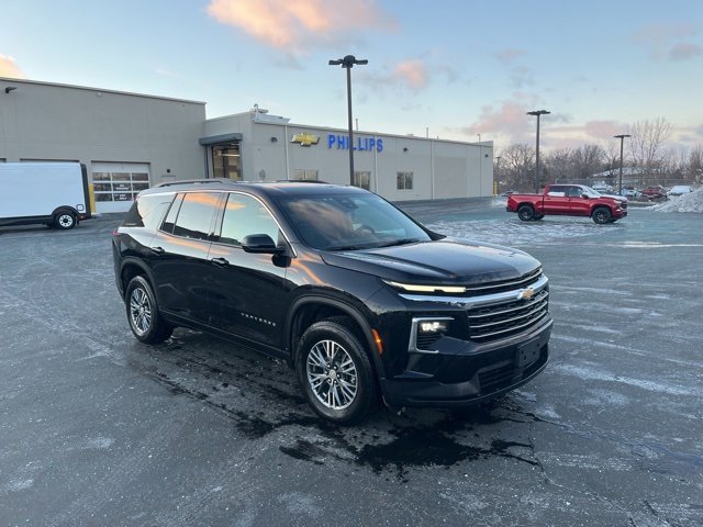 Used 2025 Chevrolet Traverse LT image 7