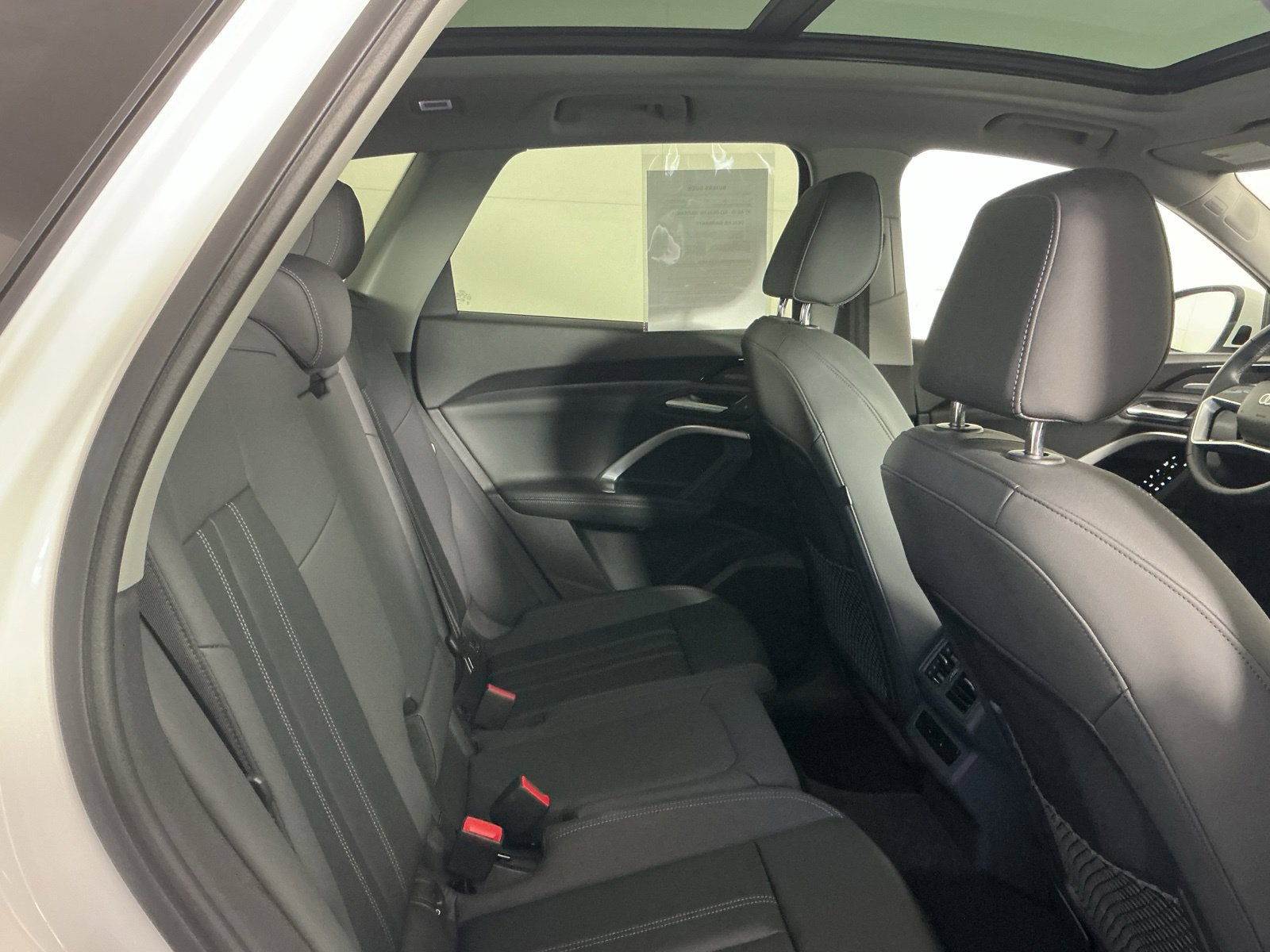 Used 2025 Audi Q5 Premium Plus w/ Premium Plus AWD/4WD image 17