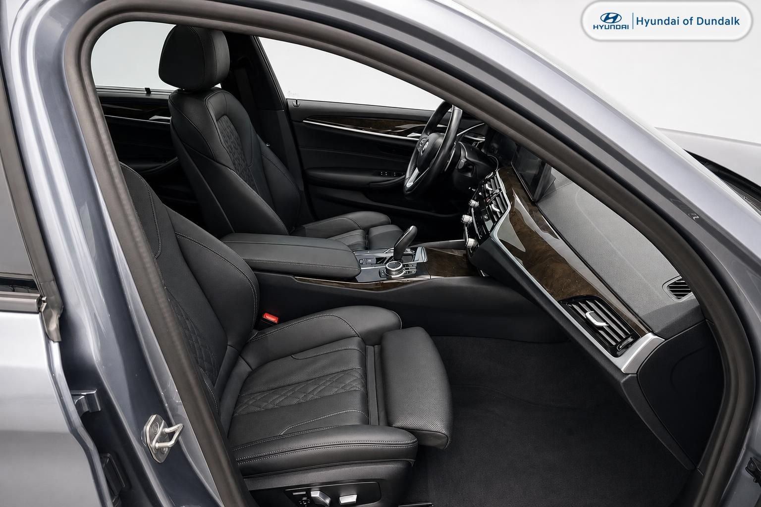Used 2022 BMW 530i w/ M Sport Package RWD image 11