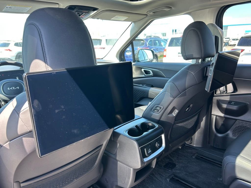 Certified 2025 Kia Carnival SX image 26