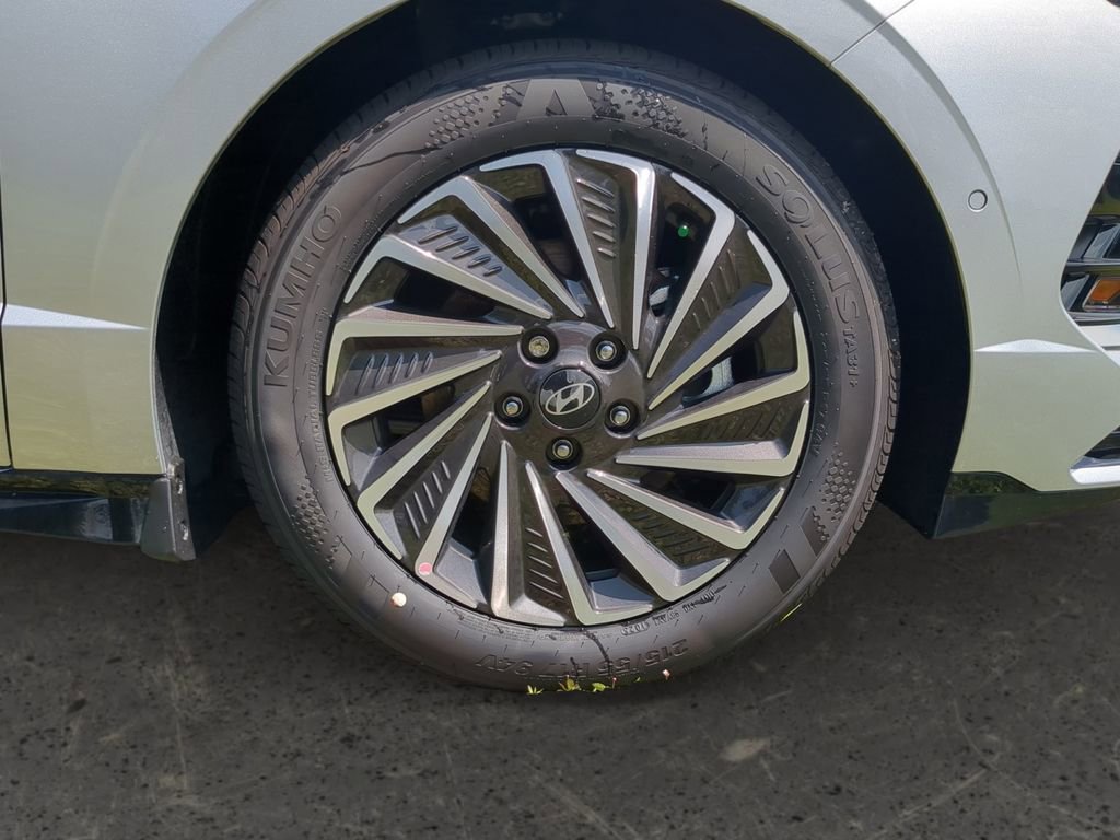 New 2025 Hyundai Sonata Limited image 26