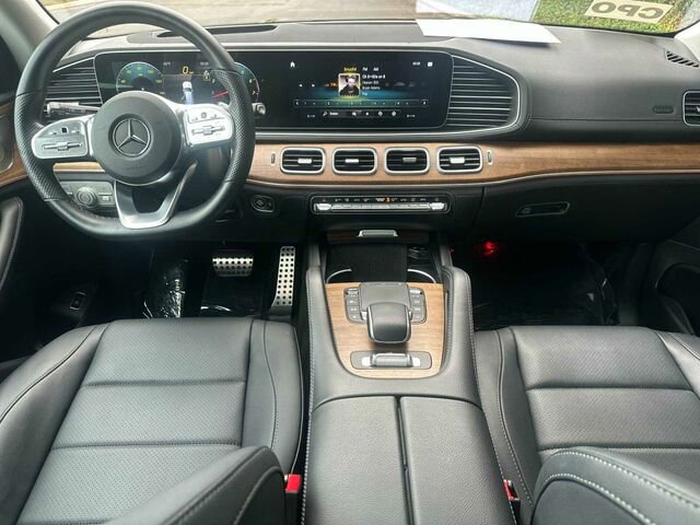 Used 2023 Mercedes-Benz GLS 450 4MATIC image 17