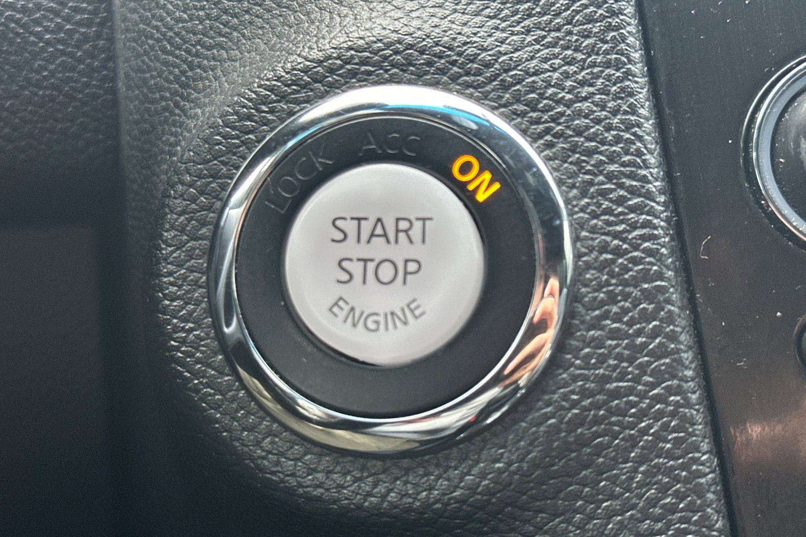 Used 2017 INFINITI QX70 AWD w/ Premium Package image 34