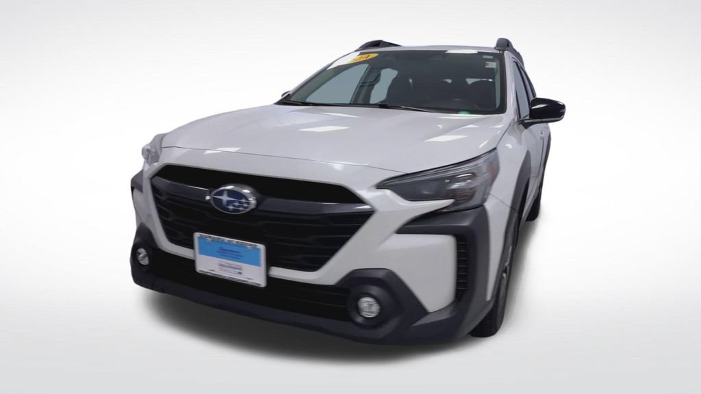 Used 2024 Subaru Outback Premium AWD/4WD image 3