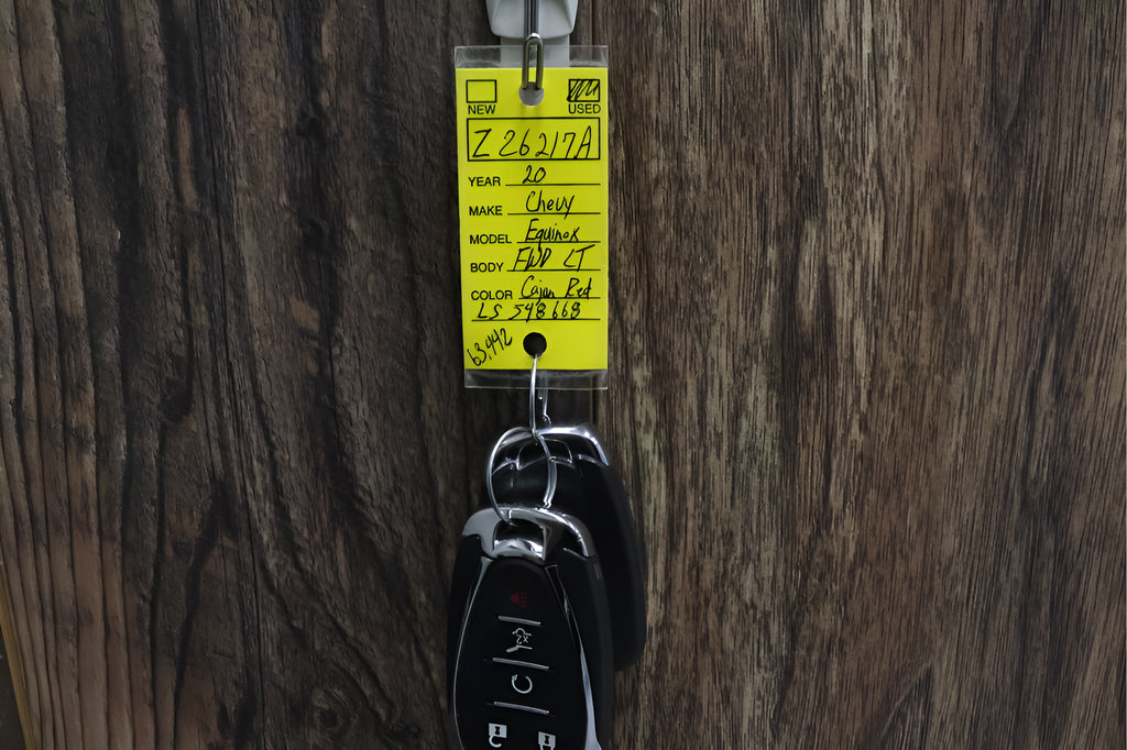 Used 2020 Chevrolet Equinox LT w/ Driver Convenience Package FWD image 11