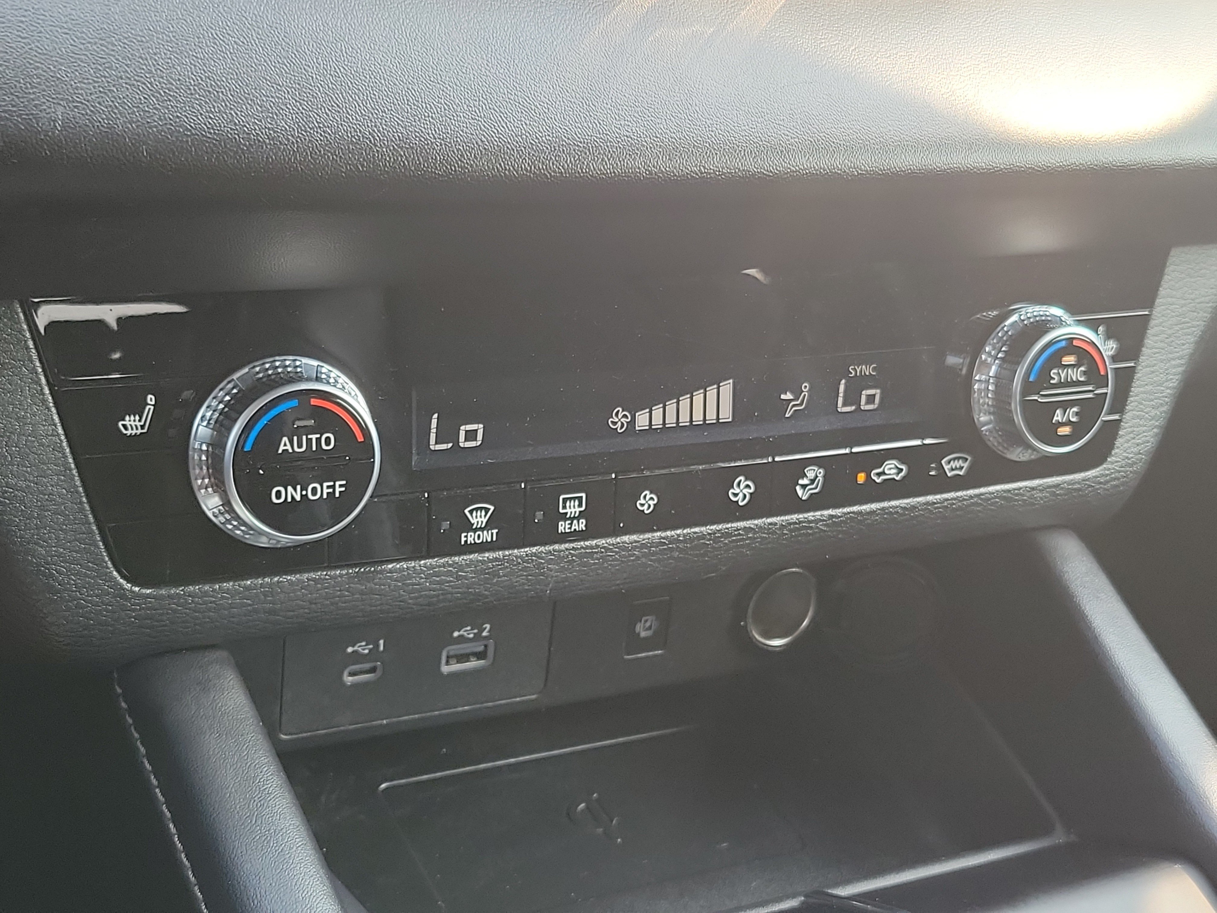 Used 2024 Mitsubishi Outlander SE AWD/4WD image 29