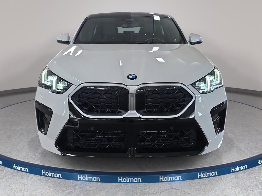 Used 2025 BMW X2 xDrive28i AWD/4WD image 2