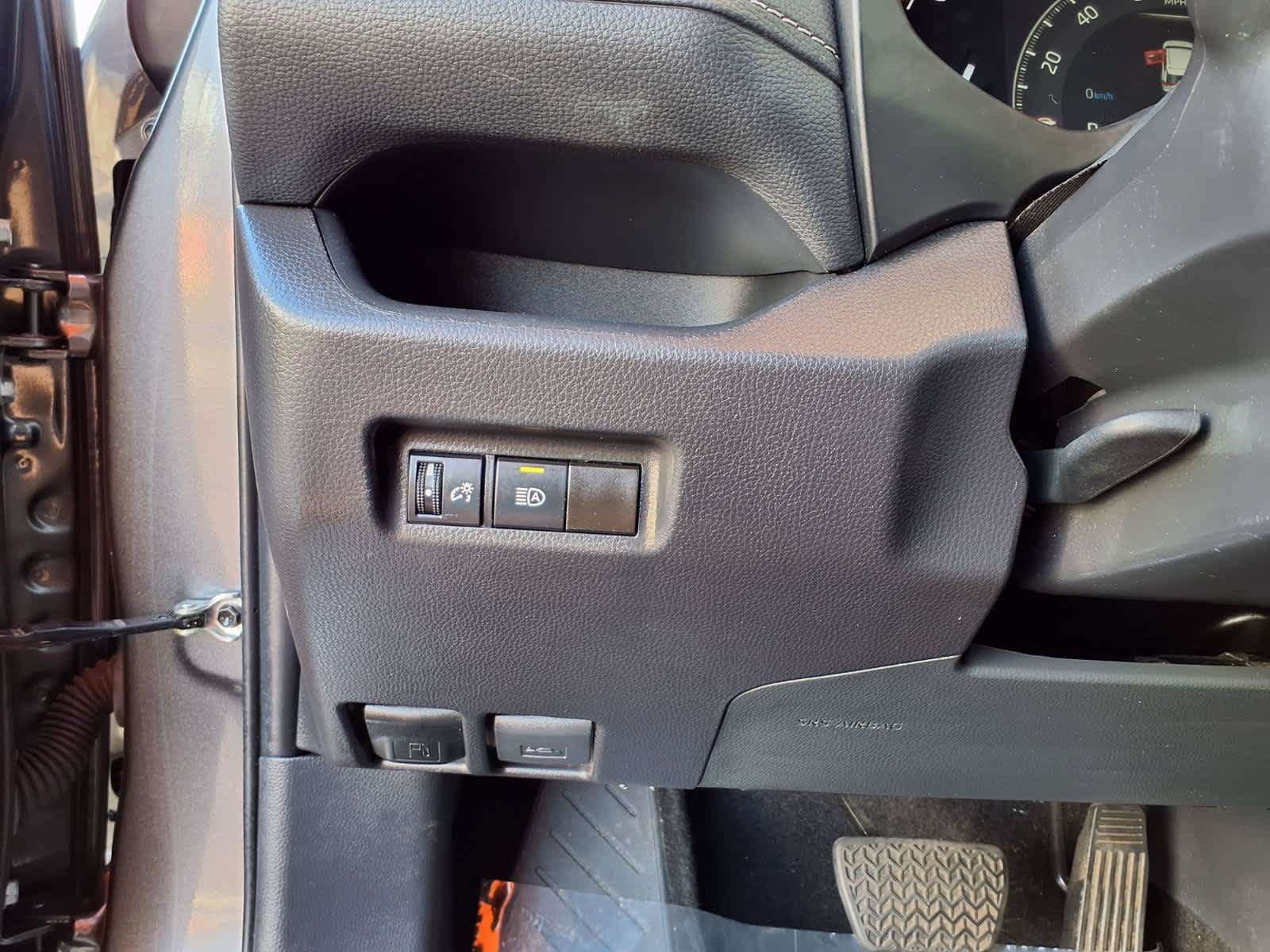 Used 2025 Toyota RAV4 LE FWD image 17