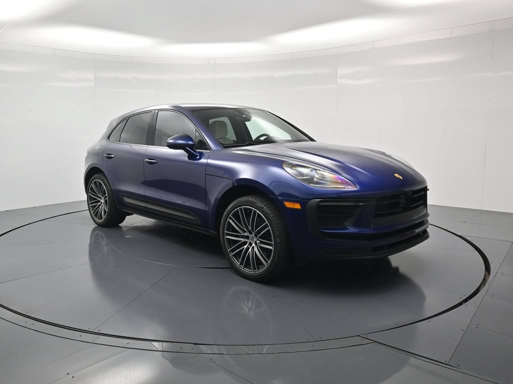 Certified 2024 Porsche Macan AWD/4WD image 35