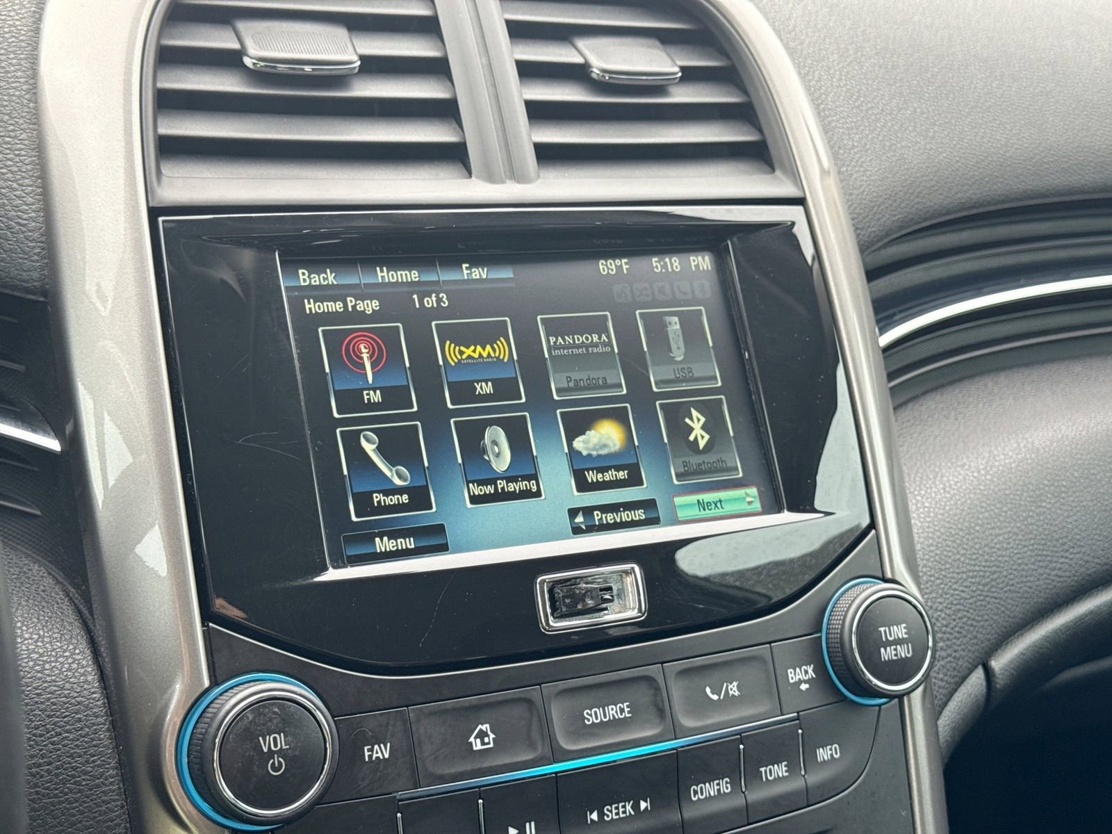 Used 2015 Chevrolet Malibu LT w/ Leather Package FWD image 28