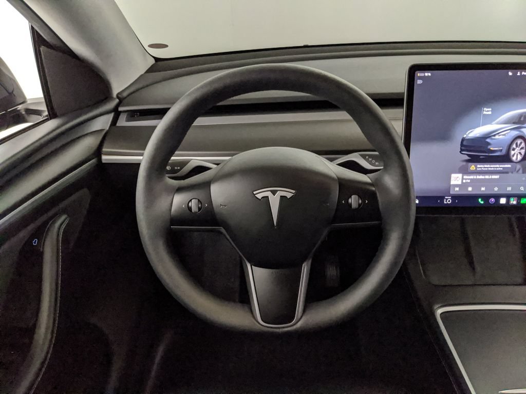 Used 2024 Tesla Model Y Long Range AWD/4WD image 9