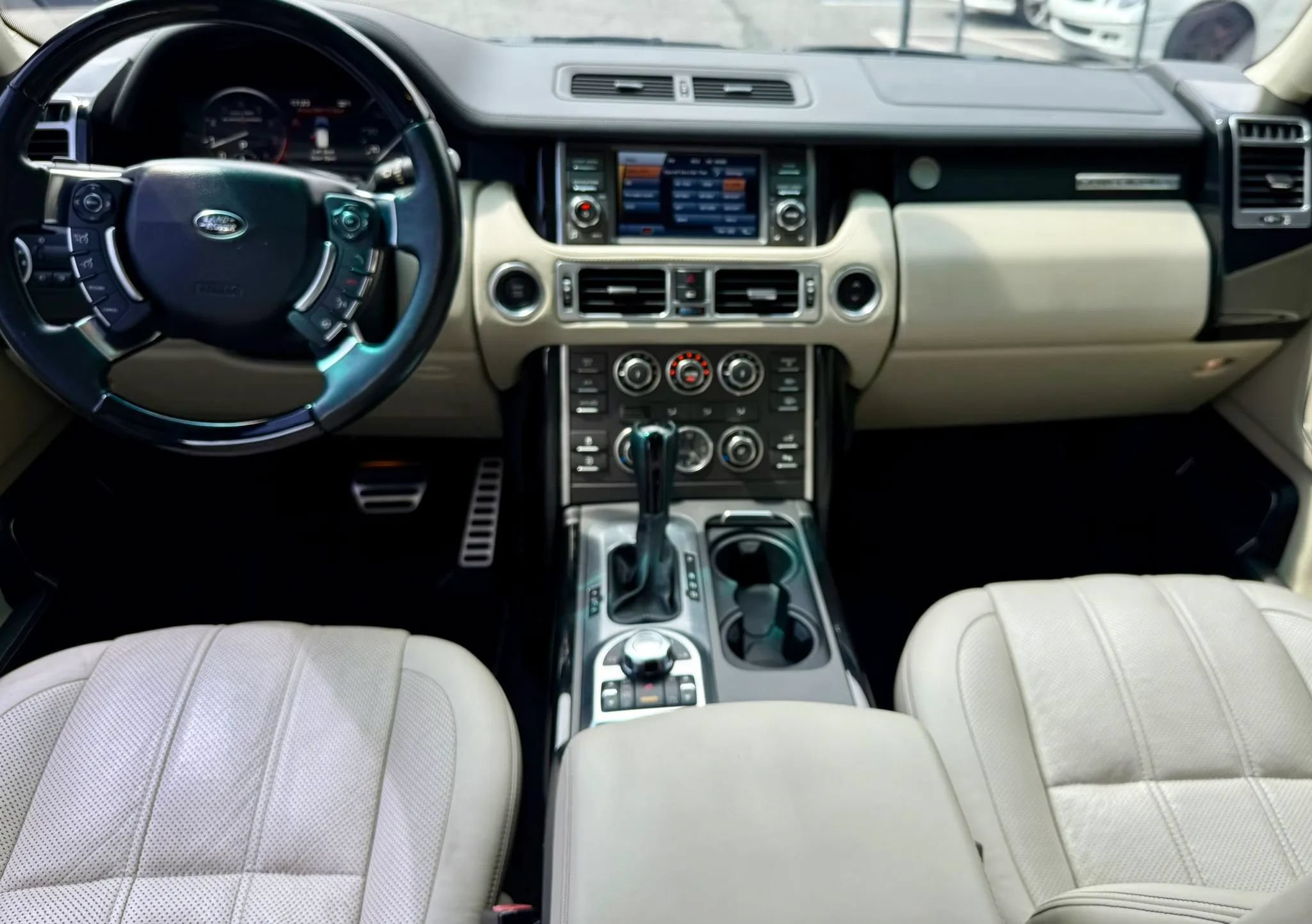 Used 2011 Land Rover Range Rover Autobiography AWD/4WD image 36