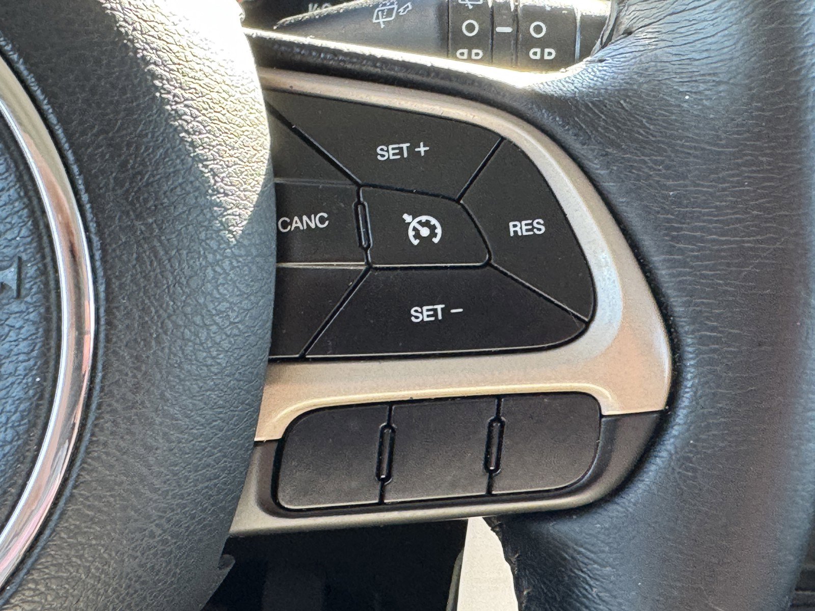 Used 2016 Jeep Renegade Latitude image 23