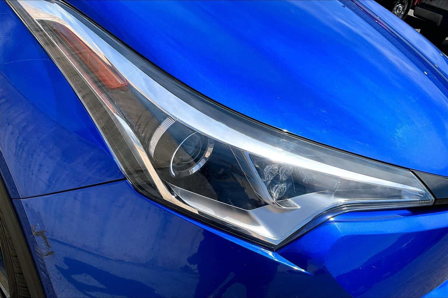Used 2019 Toyota C-HR XLE image 27