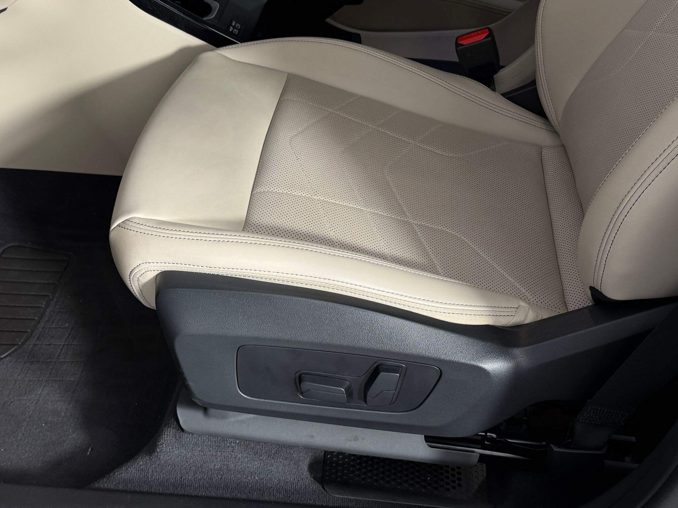 Certified 2023 BMW X1 xDrive28i w/ Convenience Package AWD/4WD image 13