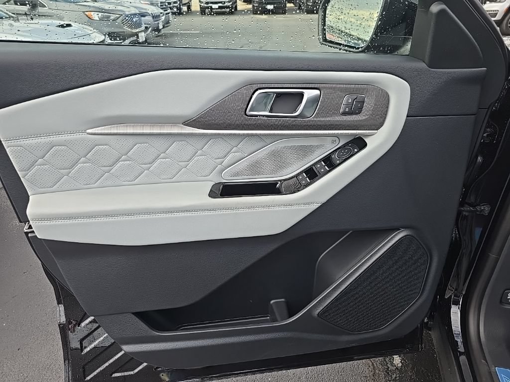 New 2026 Ford Explorer Platinum w/ LUX Leather Package AWD/4WD image 7