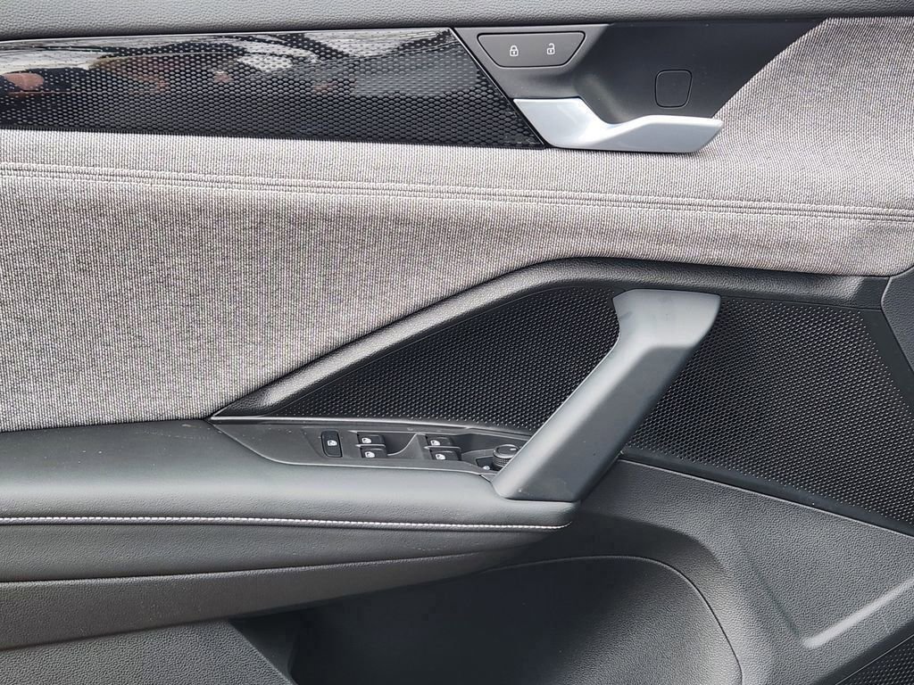 New 2026 Volkswagen Tiguan S image 13