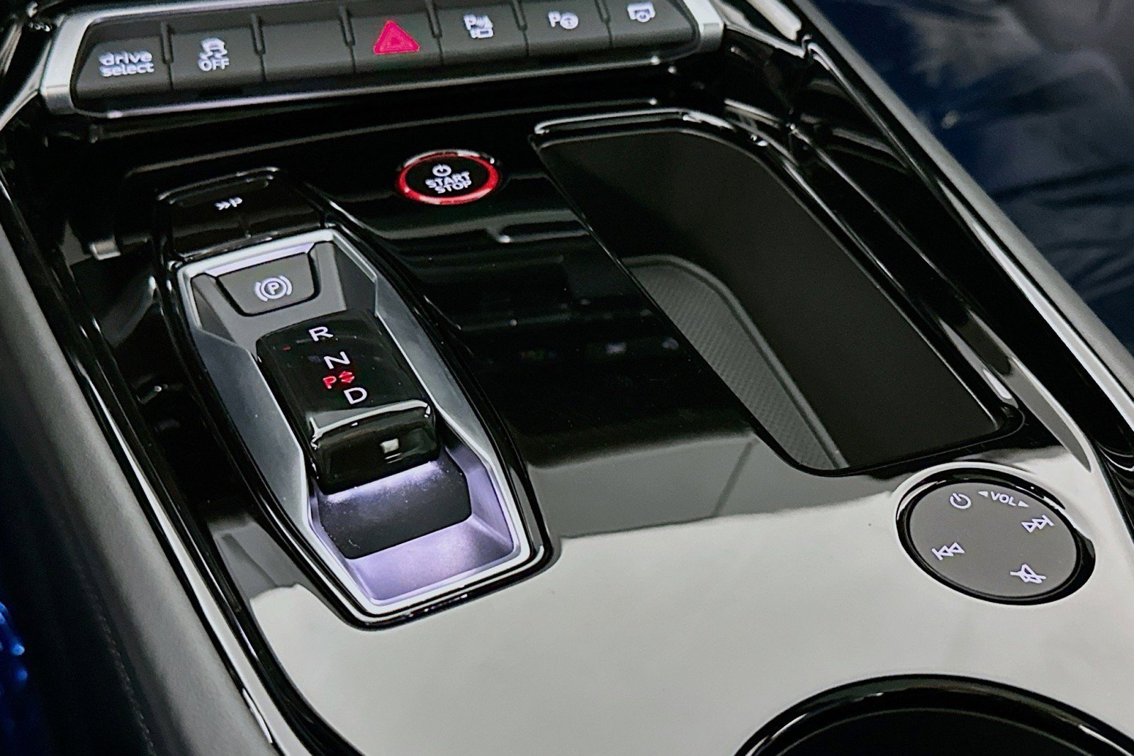 Used 2022 Audi e-tron GT Prestige w/ Prestige Package image 7