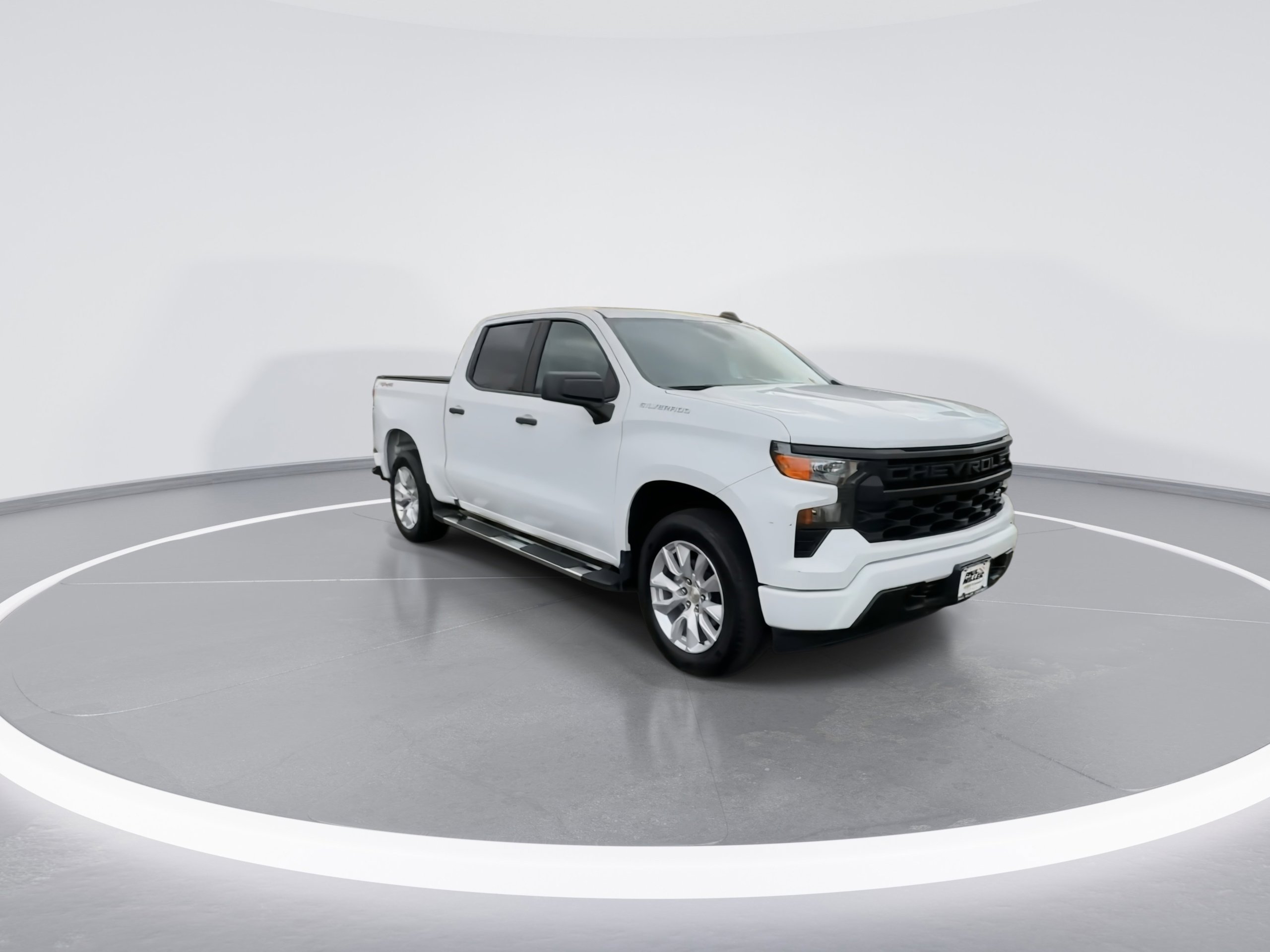 Used 2022 Chevrolet Silverado 1500 Custom image 2
