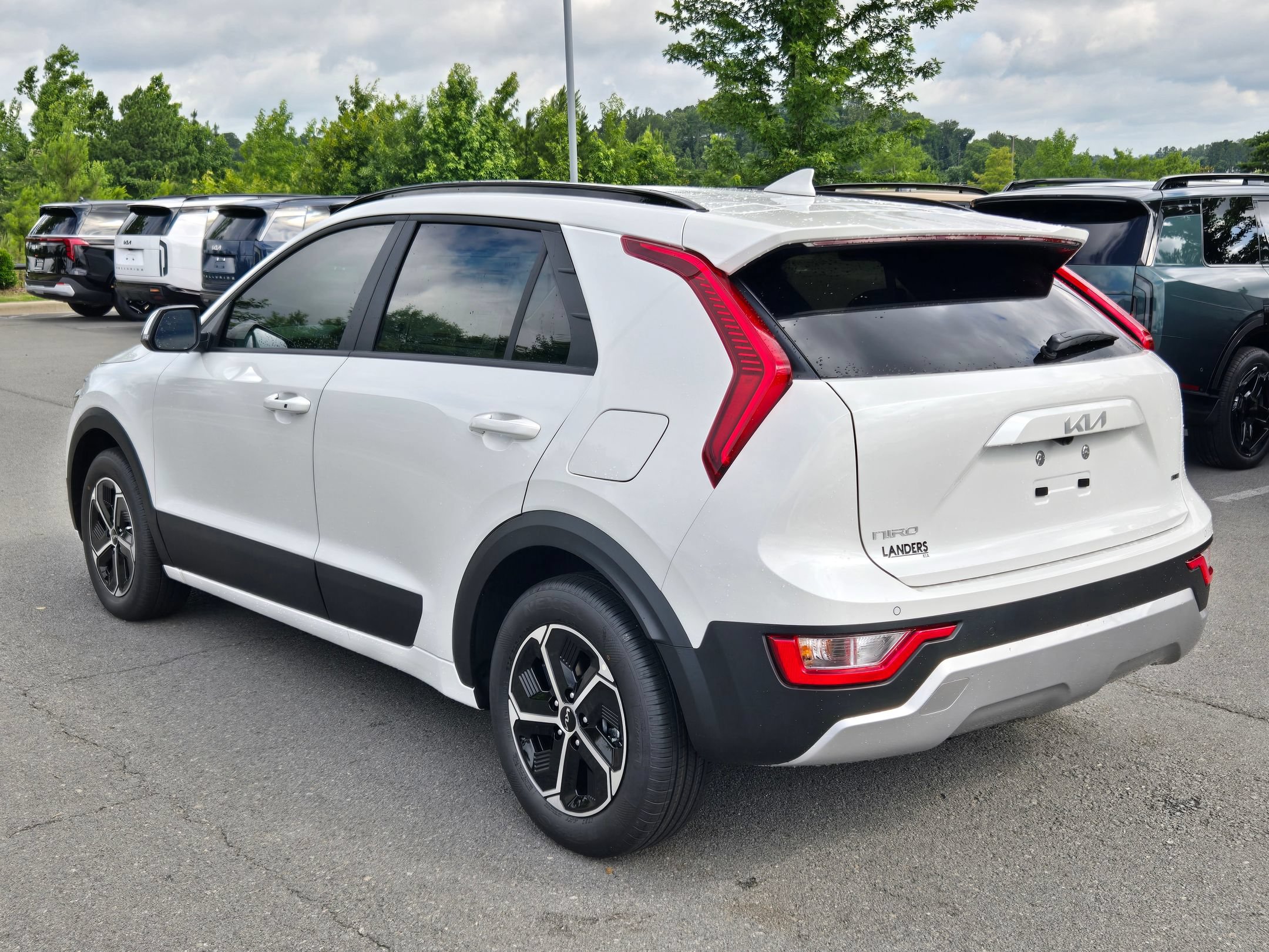 New 2026 Kia Niro EX FWD image 5