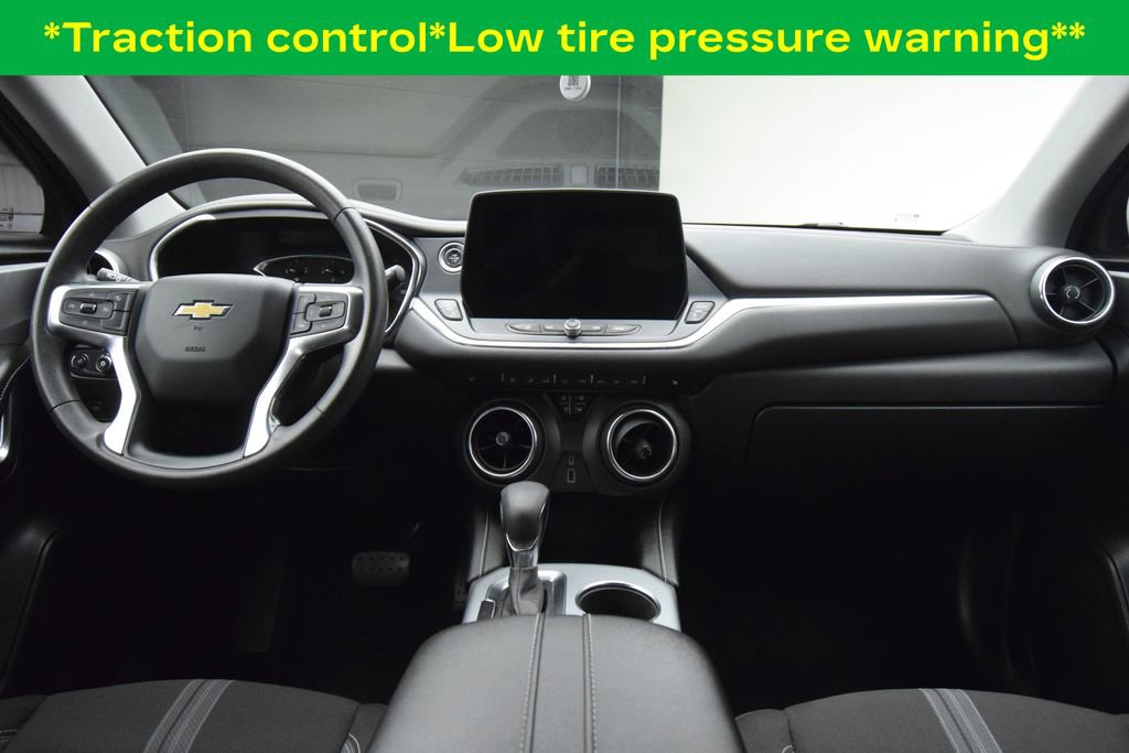 Used 2024 Chevrolet Blazer LT w/ Driver Confidence Package FWD image 4