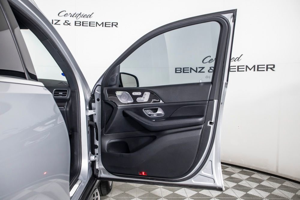 Used 2020 Mercedes-Benz GLS 450 4MATIC image 19