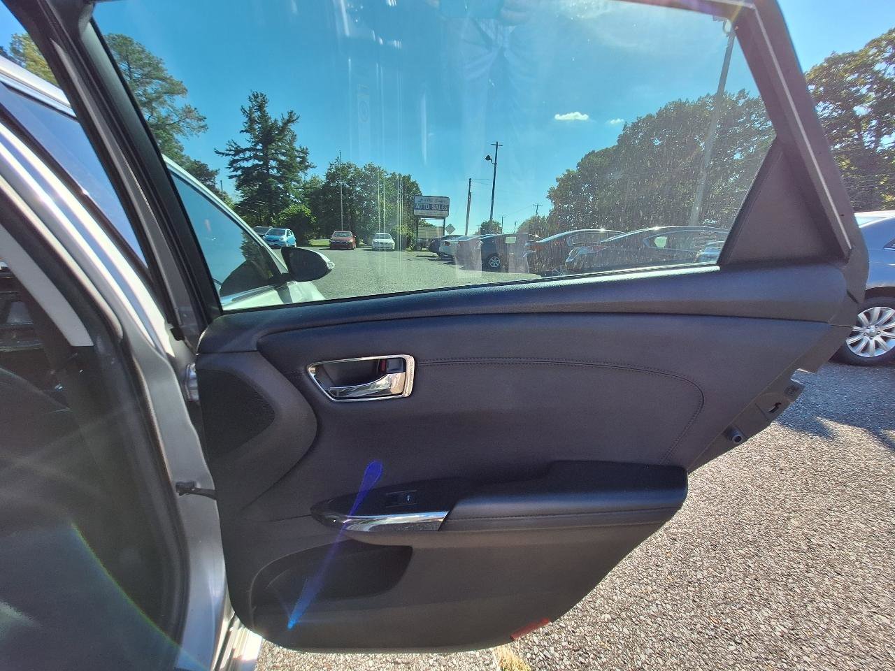 Used 2015 Toyota Avalon XLE Touring FWD image 23