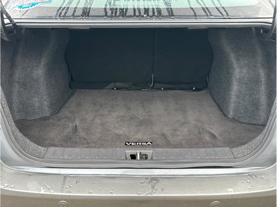 Used 2021 Nissan Versa SV image 7