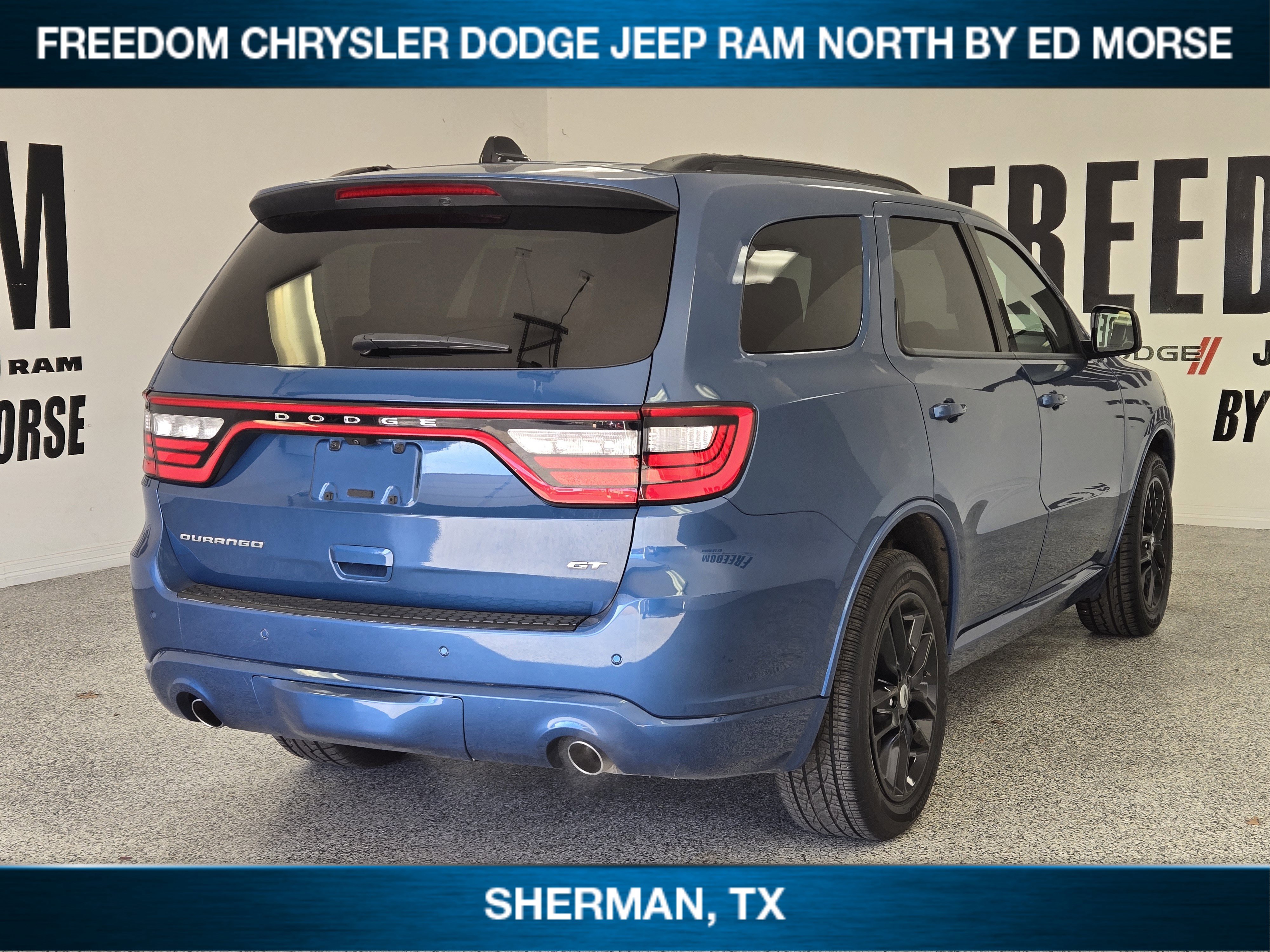 Used 2024 Dodge Durango GT RWD image 3