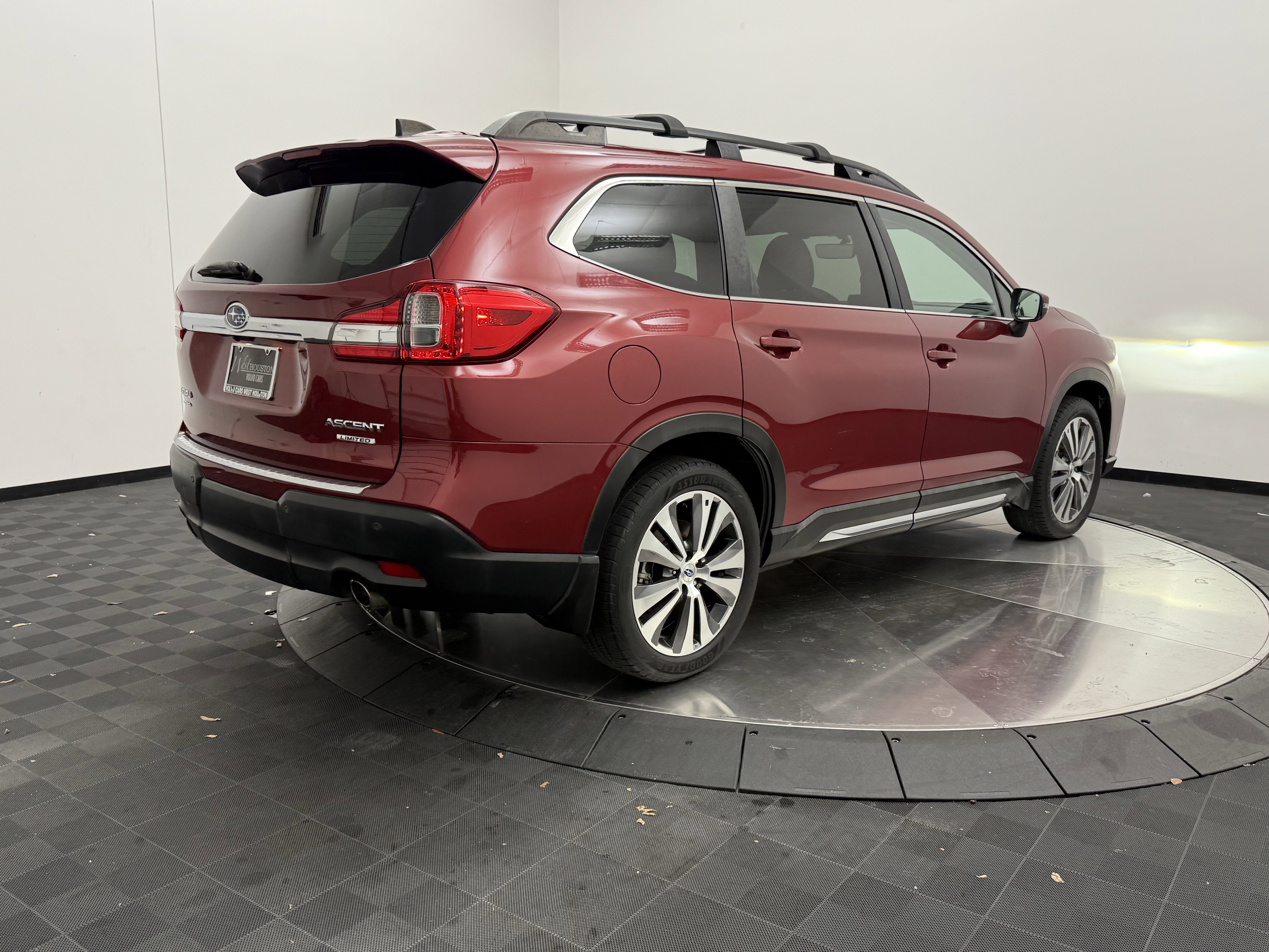 Used 2019 Subaru Ascent Limited w/ Popular Package #3 image 9