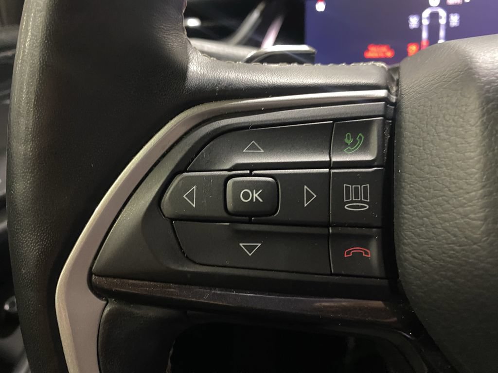 Used 2021 Jeep Grand Cherokee L Laredo RWD image 11