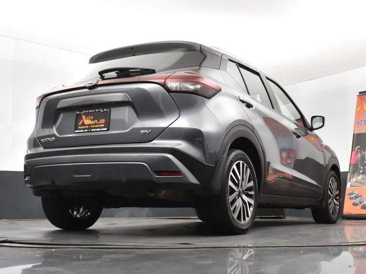 Used 2023 Nissan Kicks SV image 13
