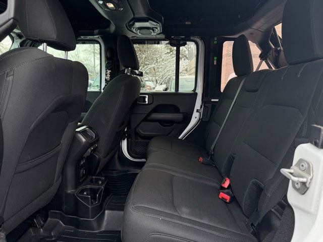 Used 2018 Jeep Wrangler Unlimited Sahara image 20