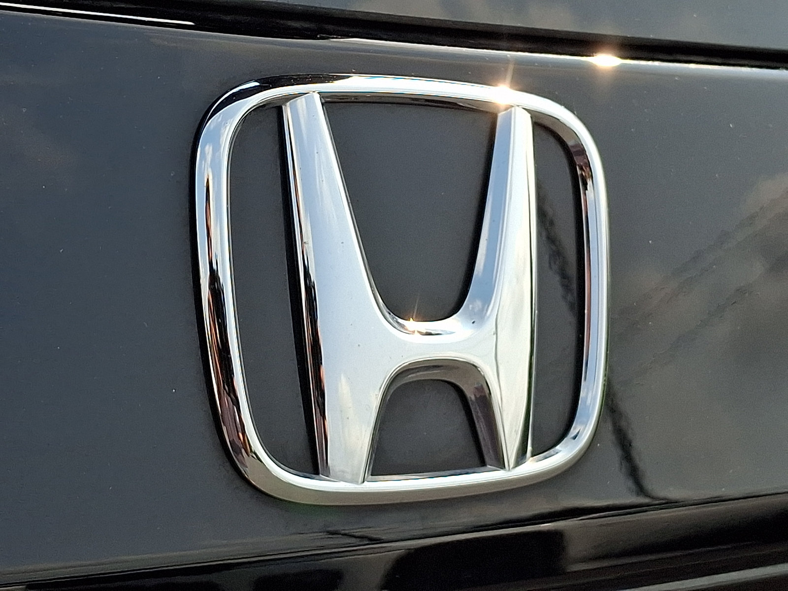 Used 2025 Honda Pilot Sport image 31