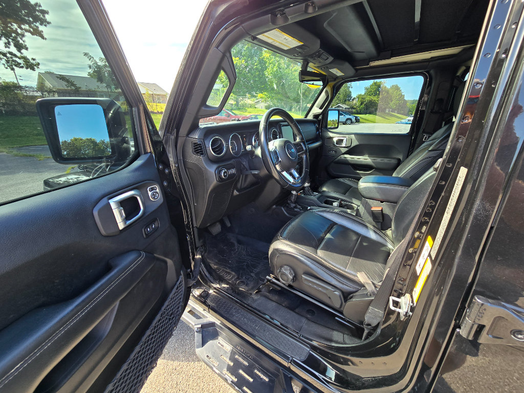 Used 2019 Jeep Wrangler Unlimited Sahara w/ Quick Order Package 24M Moab AWD/4WD image 10