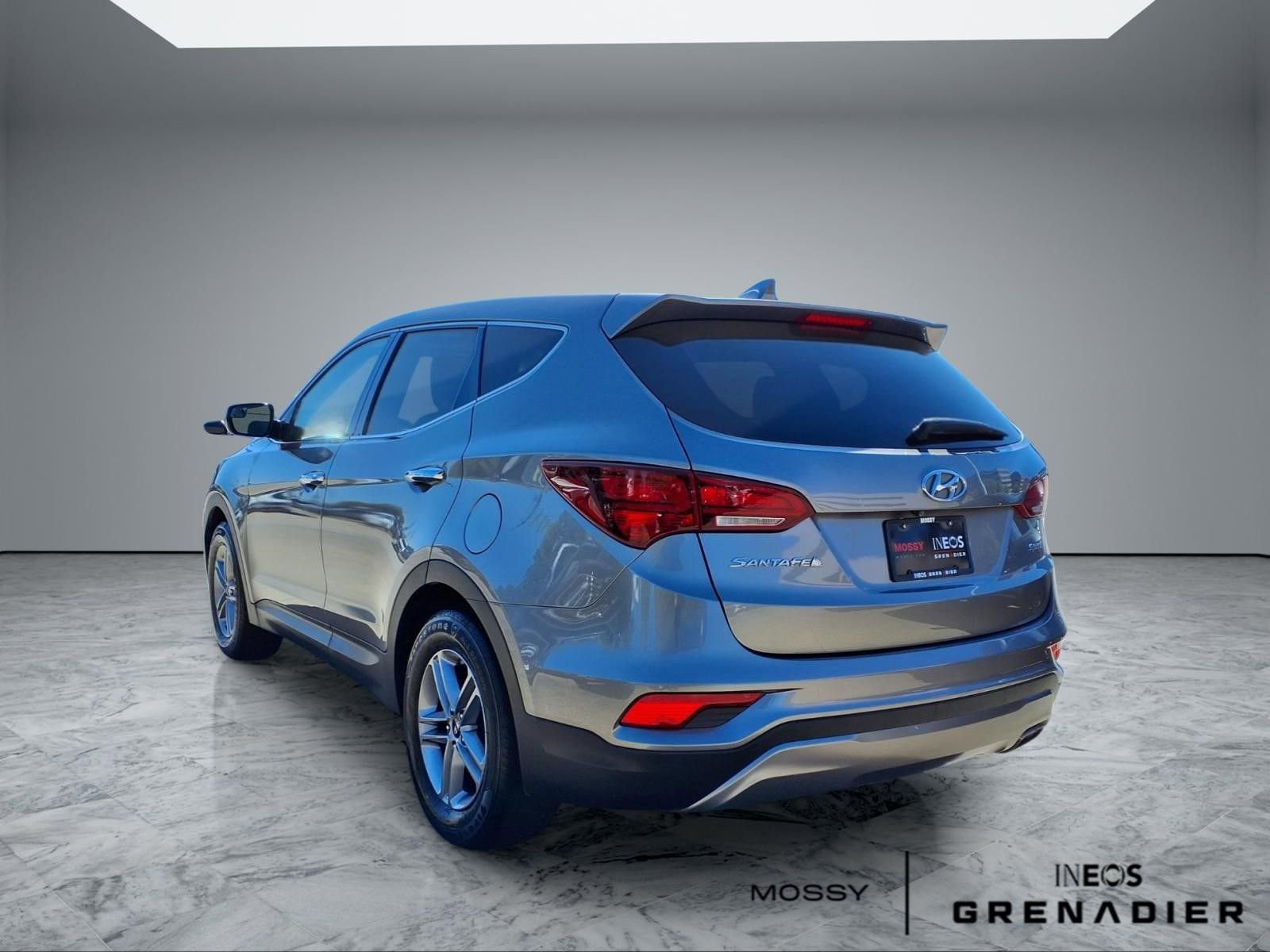 Used 2017 Hyundai Santa Fe Sport image 2