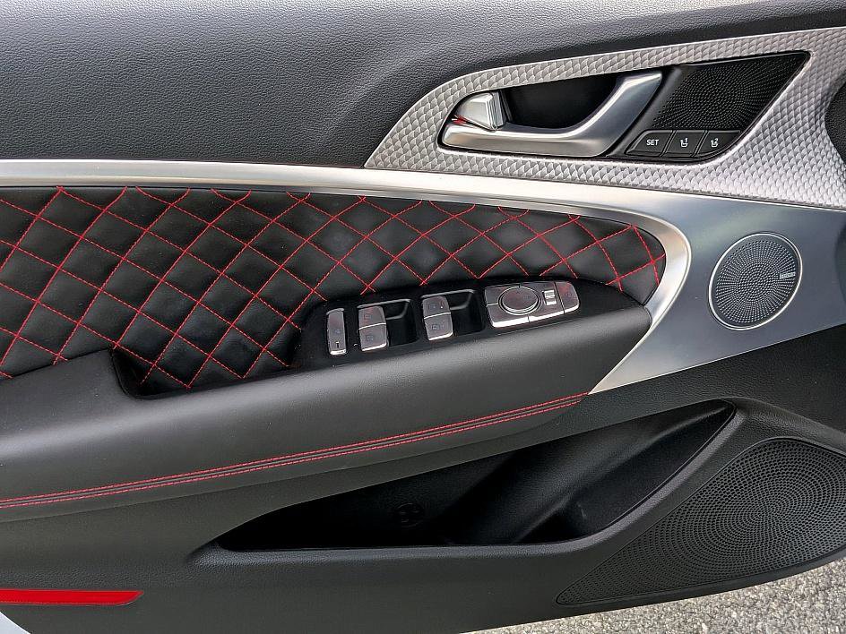 Used 2023 Genesis G70 3.3T w/ Sport Prestige Package image 12