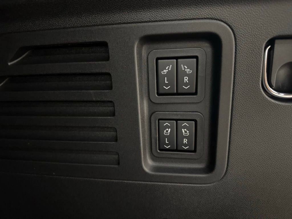 New 2026 Buick Enclave Sport Touring w/ Power Package image 39