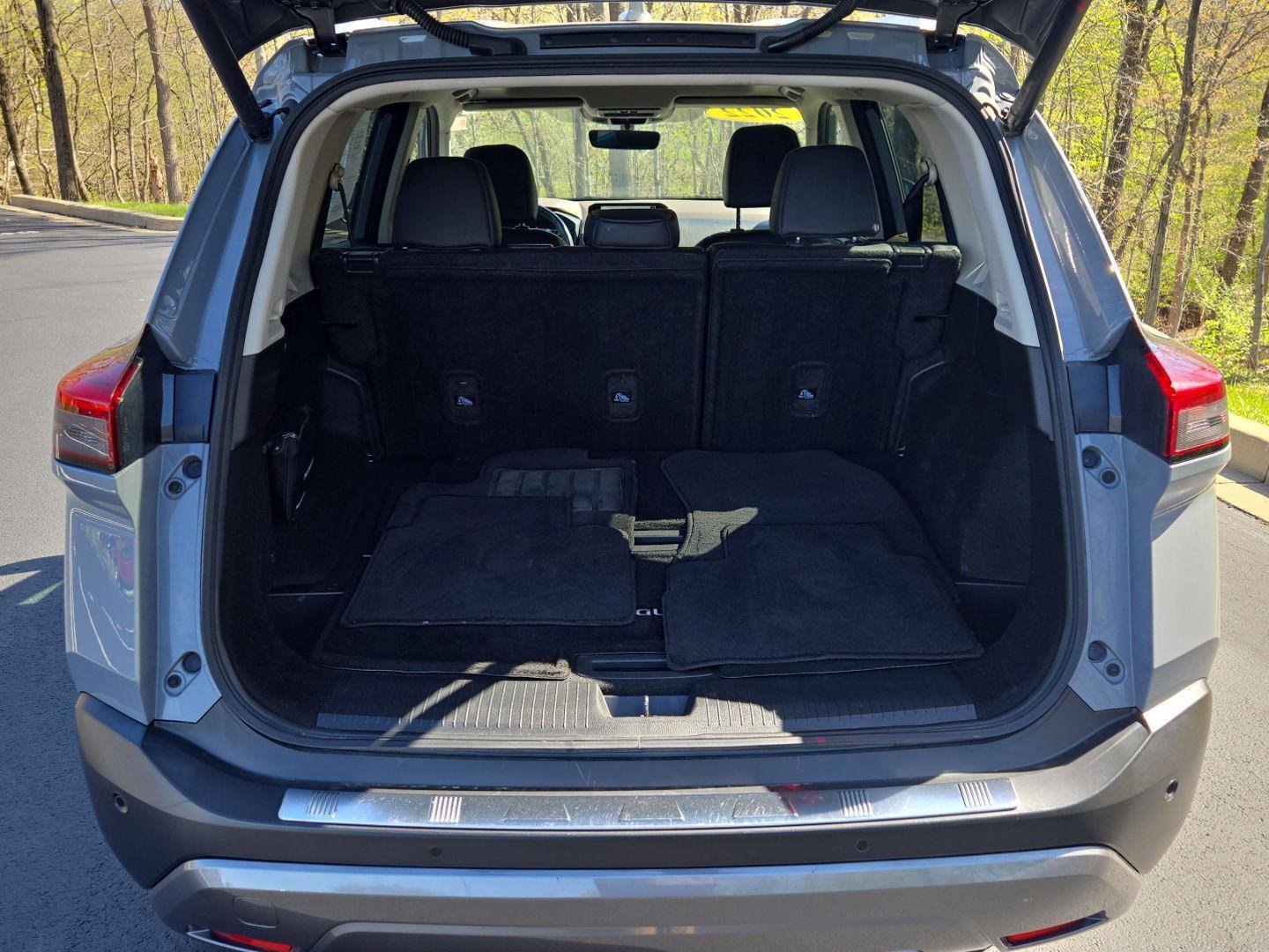 Used 2022 Nissan Rogue SL w/ SL Premium Package image 9