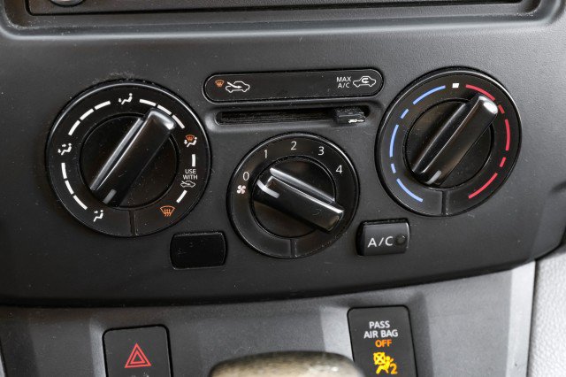 Used 2021 Nissan NV200 S image 36