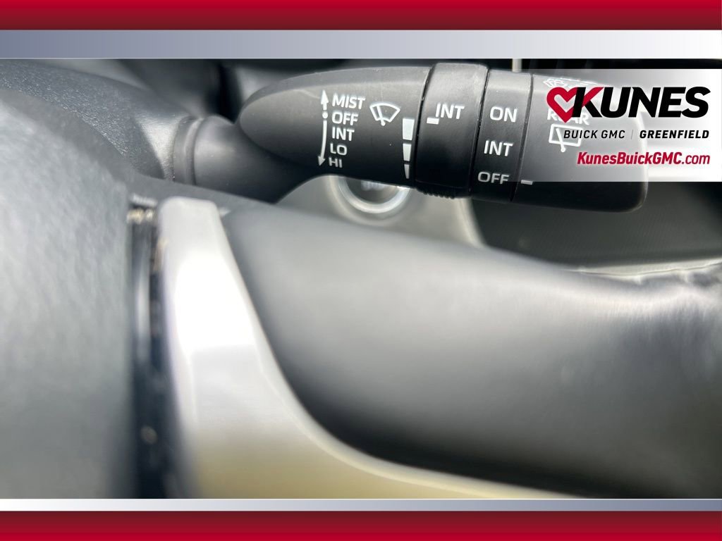 Used 2023 Toyota Highlander LE image 26