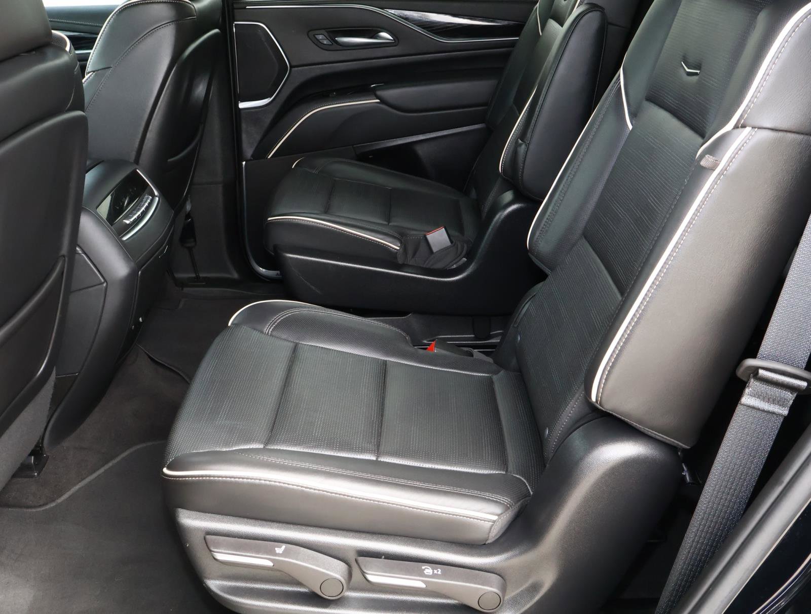 Certified 2023 Cadillac Escalade Sport w/ Touring Package image 27