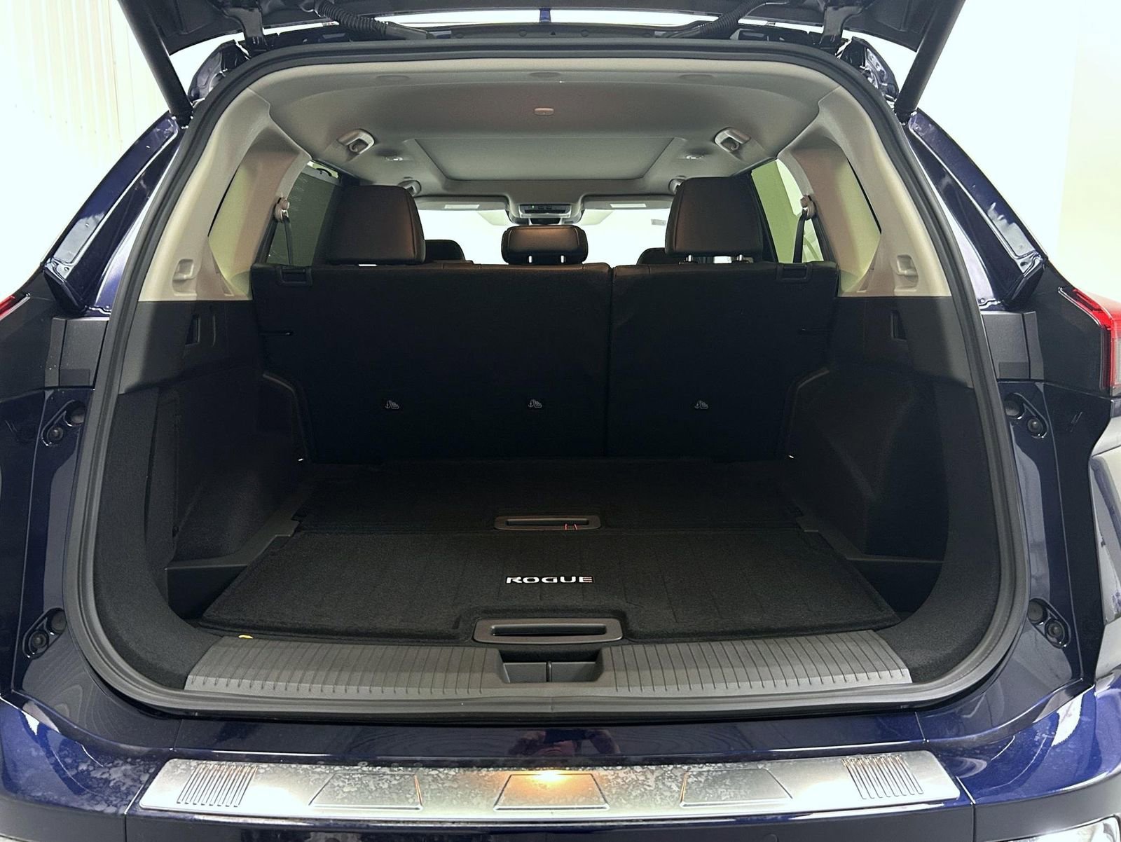 New 2026 Nissan Rogue Platinum image 10