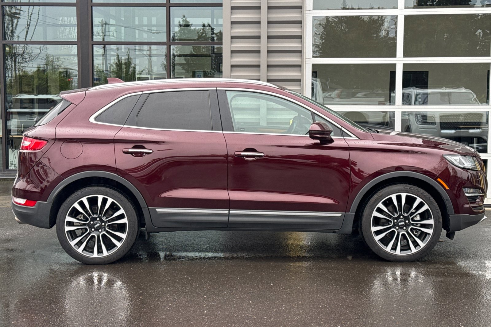 Used 2019 Lincoln MKC Reserve image 3