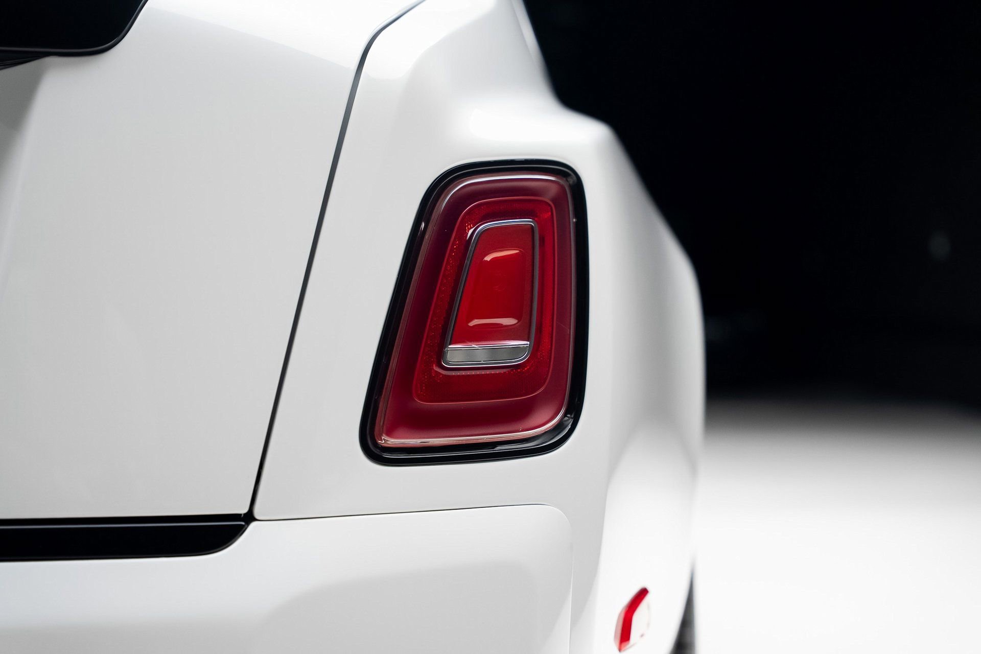 Used 2018 Rolls-Royce Phantom Sedan image 30